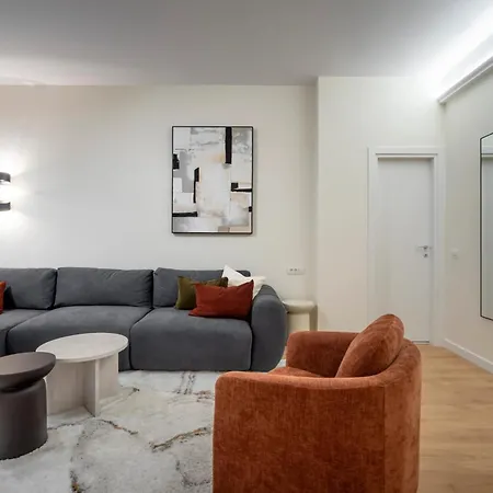 Gorgeous 2br Retreat - Old Town & Calea Victoriei Daire *