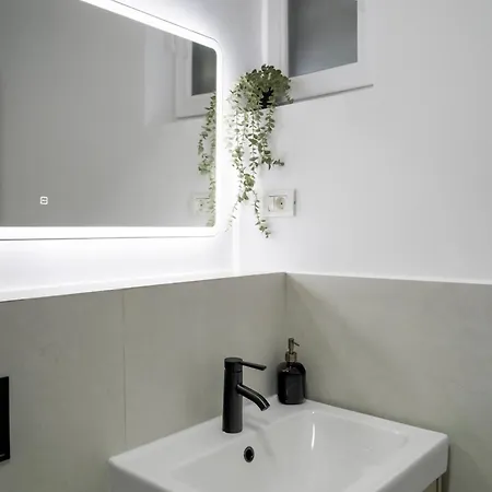 Gorgeous 2br Retreat - Old Town & Calea Victoriei * Bükreş