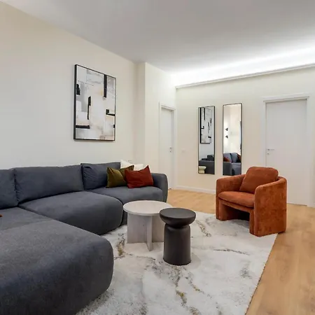 Gorgeous 2br Retreat - Old Town & Calea Victoriei Bükreş