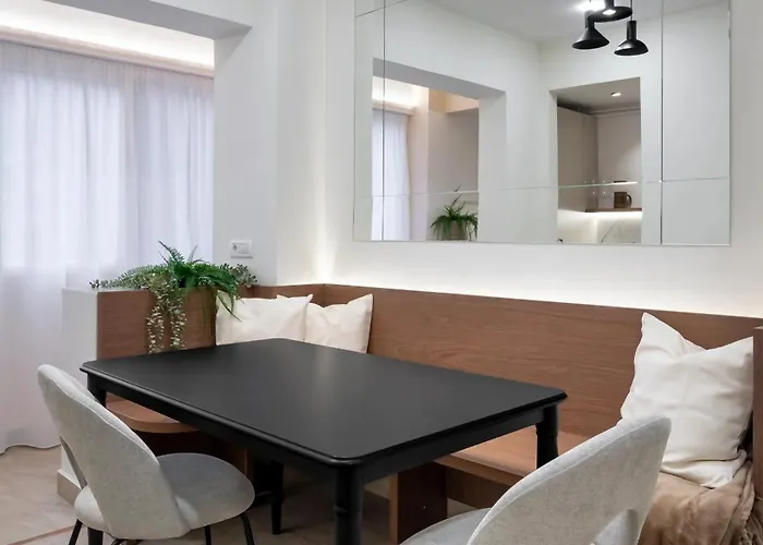 Gorgeous 2br Retreat - Old Town & Calea Victoriei דירה