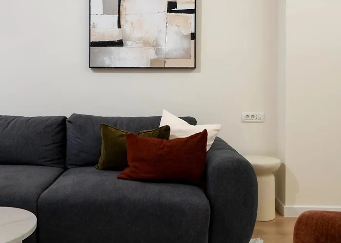 Gorgeous 2br Retreat - Old Town & Calea Victoriei Bükreş