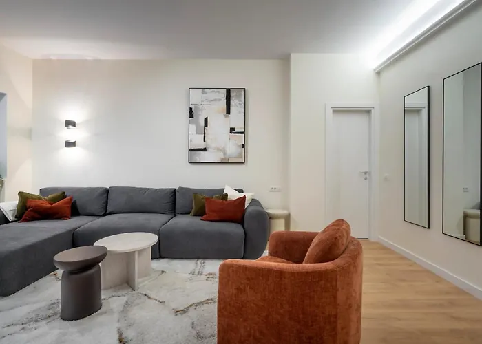 Gorgeous 2br Retreat - Old Town & Calea Victoriei Daire *