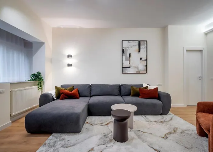 Gorgeous 2br Retreat - Old Town & Calea Victoriei Bükreş