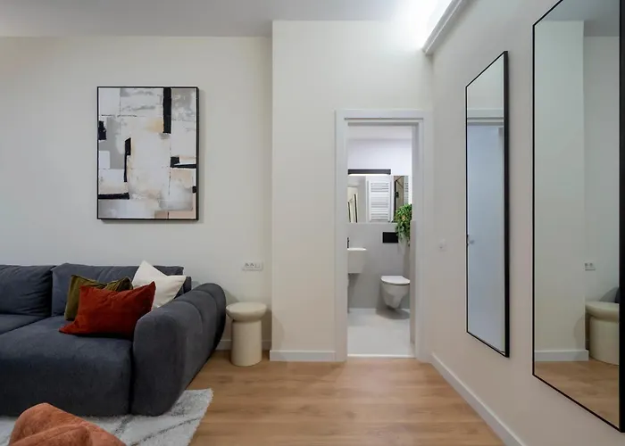 Gorgeous 2br Retreat - Old Town & Calea Victoriei Daire Bükreş