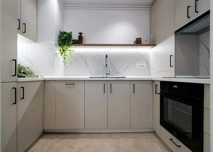 Gorgeous 2br Retreat - Old Town & Calea Victoriei Bükreş