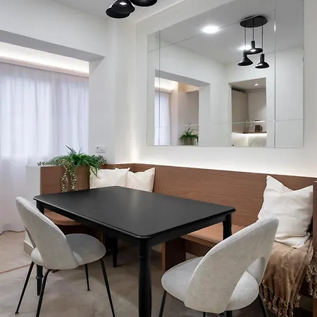 Gorgeous 2br Retreat - Old Town & Calea Victoriei Appartement